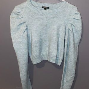 Crop top light blue sweater